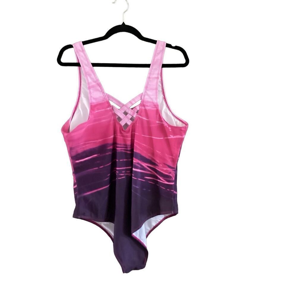 Swimsuit   - Picture 4 of 5